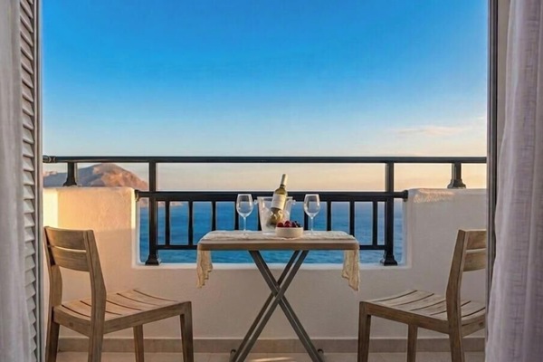 Habitación panorámica, vista al mar | Sábanas de algodón egipcio y caja de seguridad en la habitación
