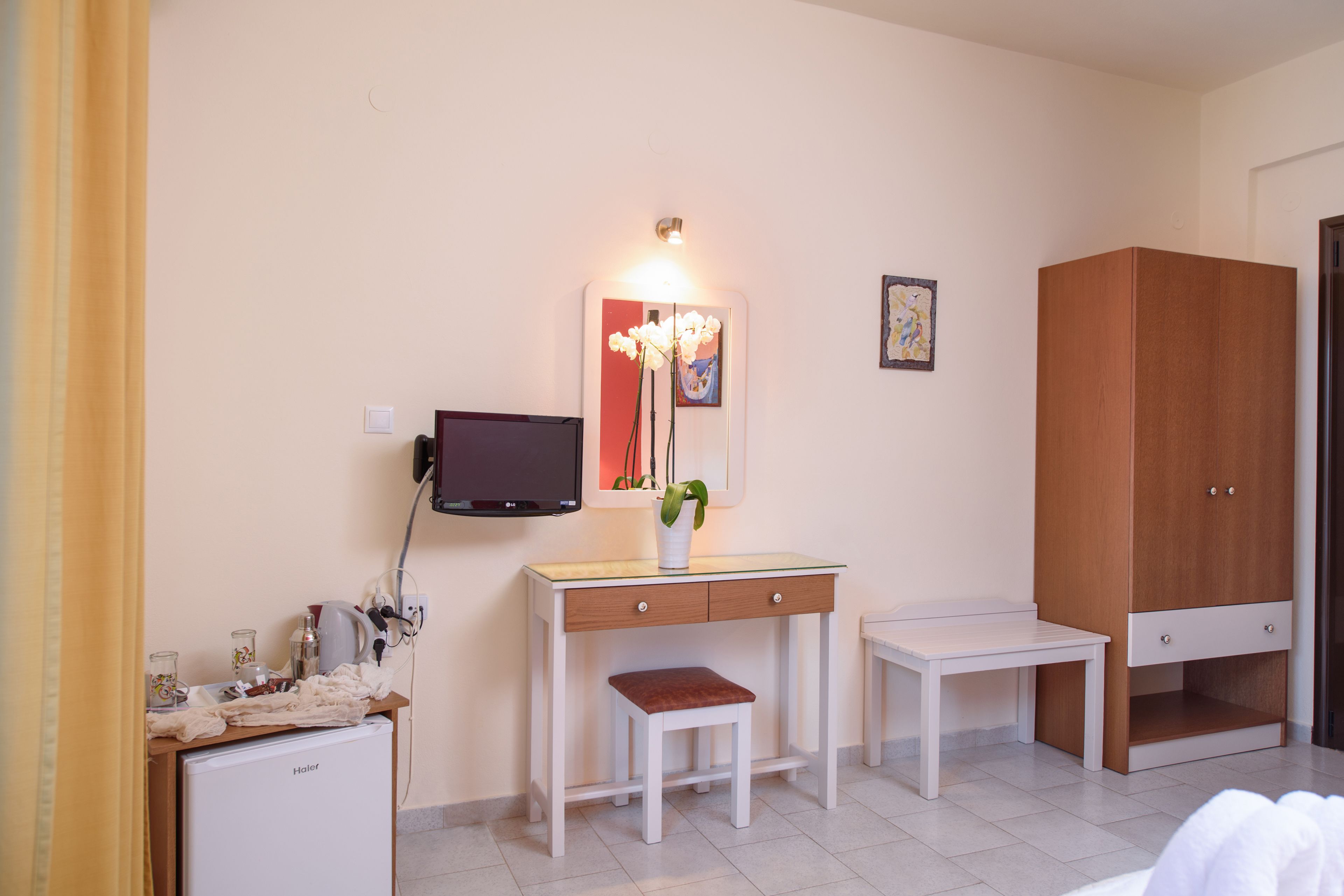 1 bedroom, egyptian cotton sheets, in-room safe, soundproofing