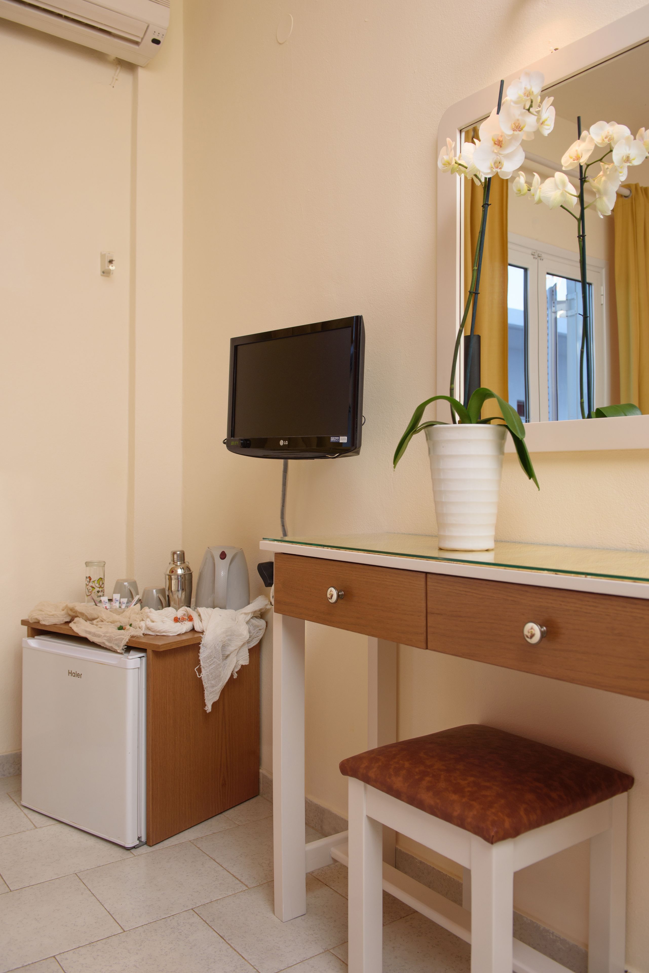 1 bedroom, egyptian cotton sheets, in-room safe, soundproofing