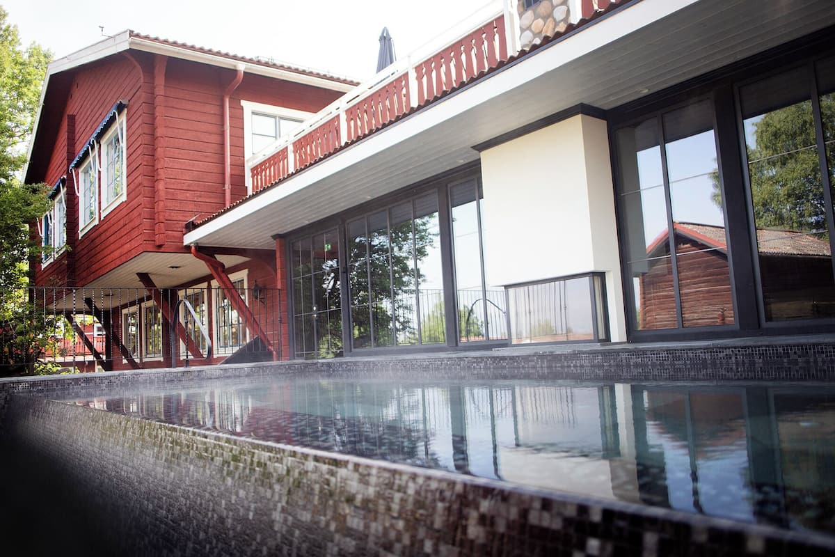 indoor pool, outdoor pool