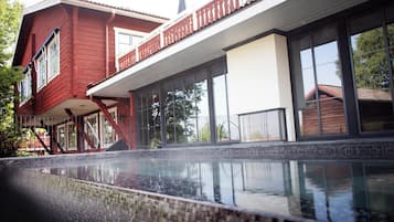 Indoor pool, outdoor pool