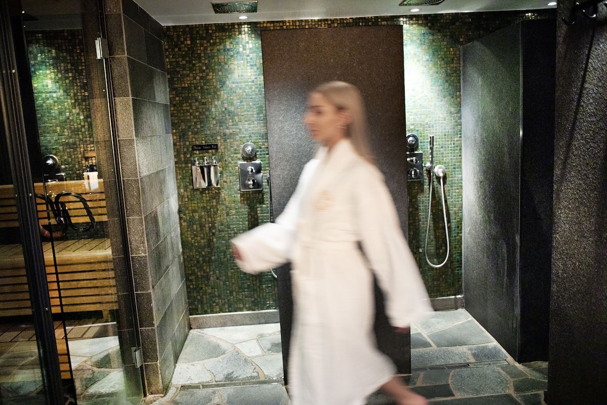 couples treatment room(s), sauna, body treatments, aromatherapy