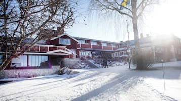 المنشأة من الخارج