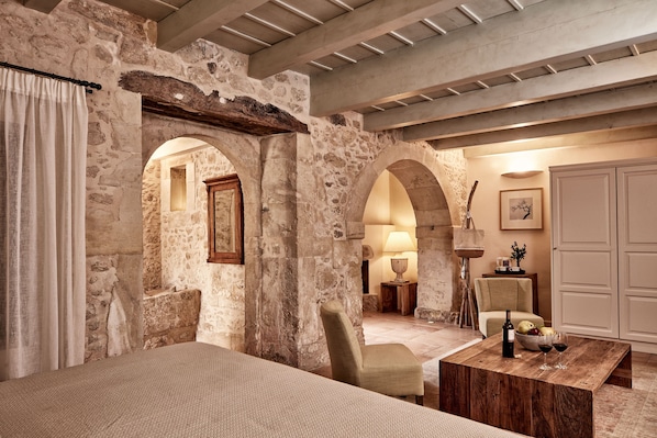 Historic junior suite (Perseus - Lyra - Sirius) | Pillowtop beds, minibar, in-room safe, individually decorated