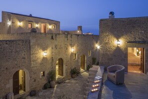 Property grounds - Kapsaliana Village Hotel (Rethymno)