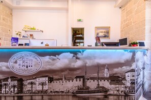 Borne des arrivées/des départs