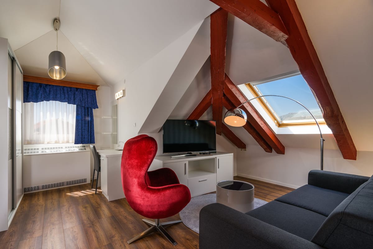 deluxe double room | premium bedding, minibar, in-room safe, individually decorated