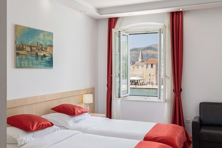 Standard Double Room, City View | Premium bedding, minibar, in-room safe, individually decorated