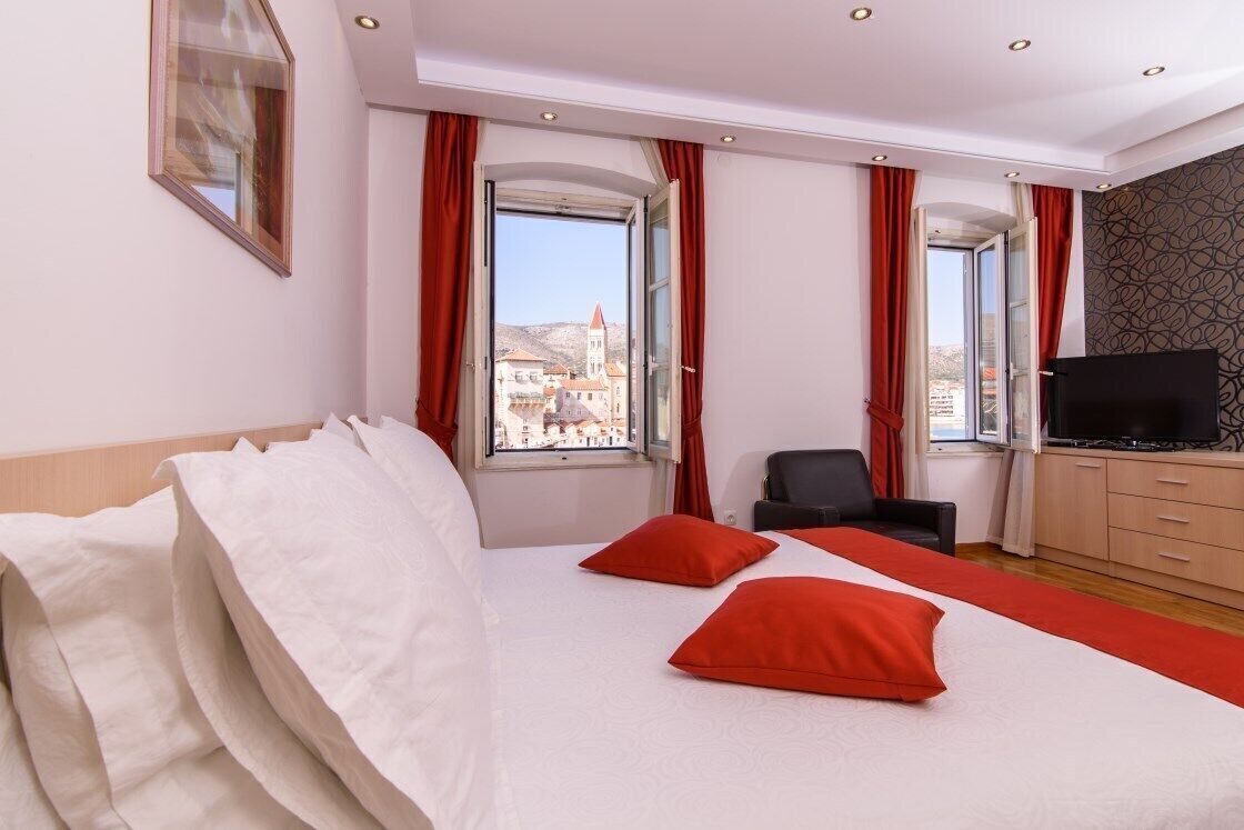 Premium bedding, minibar, in-room safe, individually decorated