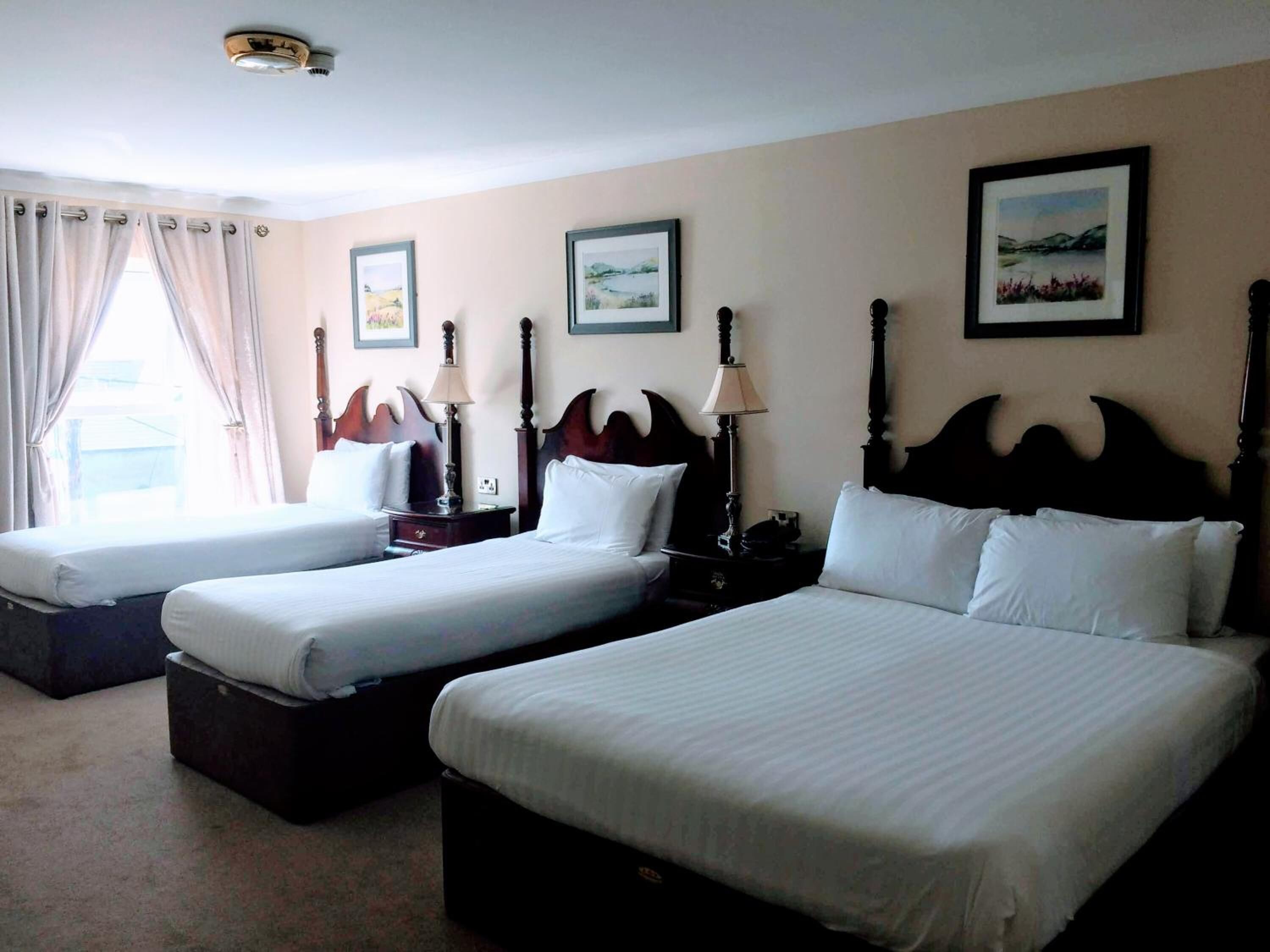 desk, iron/ironing board, free wifi