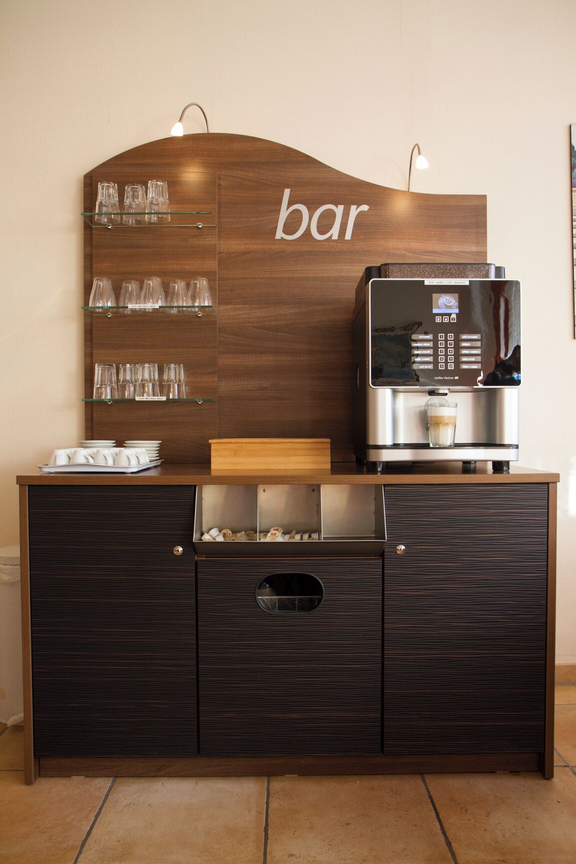 Se ofrece un desayuno bufé (7 EUR por persona)