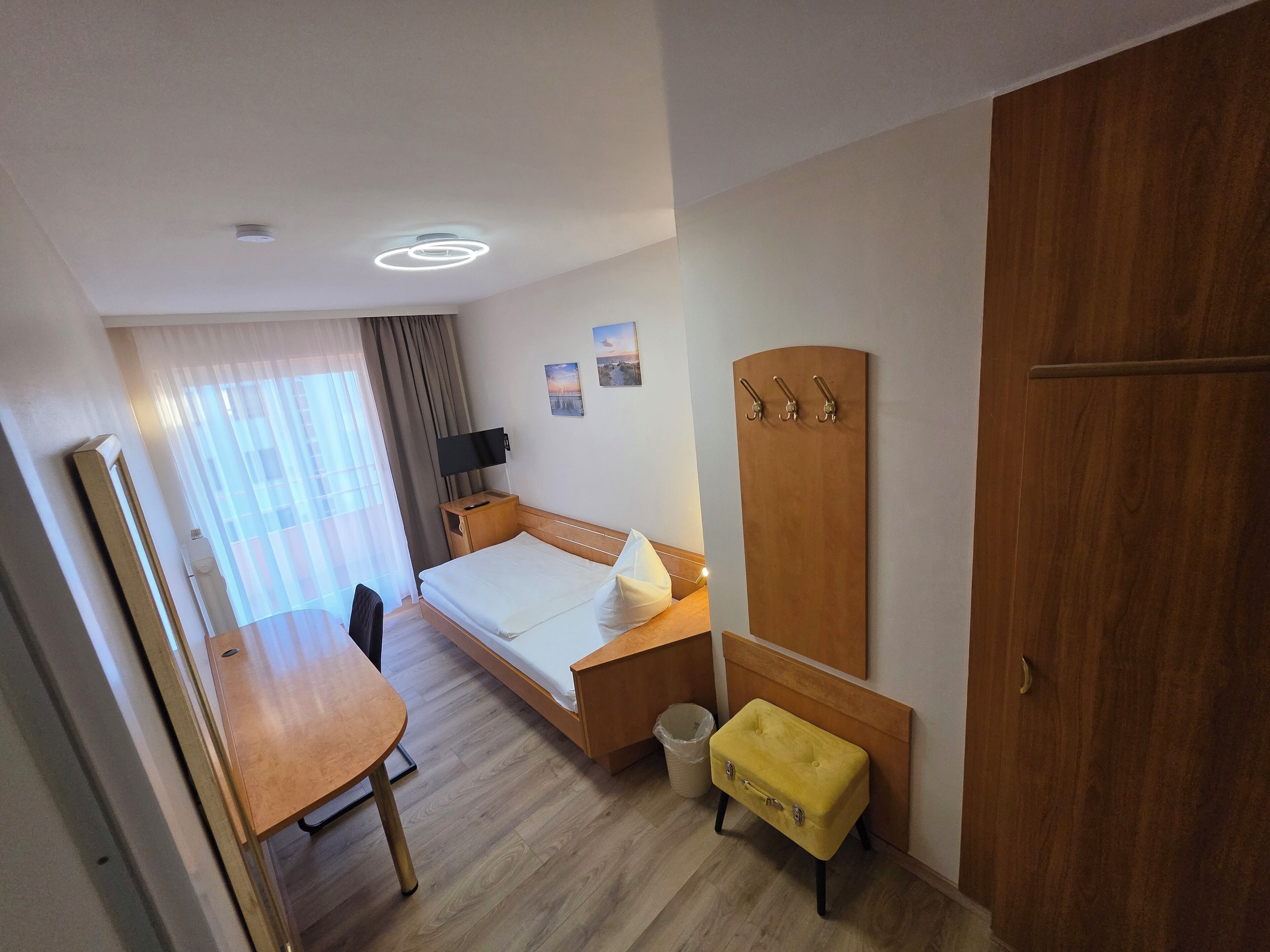 Single Room | Hypo-allergenic bedding, in-room safe, desk, blackout curtains