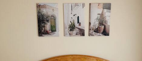 Hypo-allergenic bedding, in-room safe, desk, blackout drapes