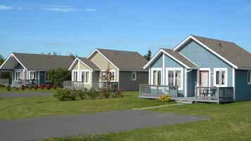 Chalet, 2 Bedrooms, Non Smoking, Partial Sea View | Exterior