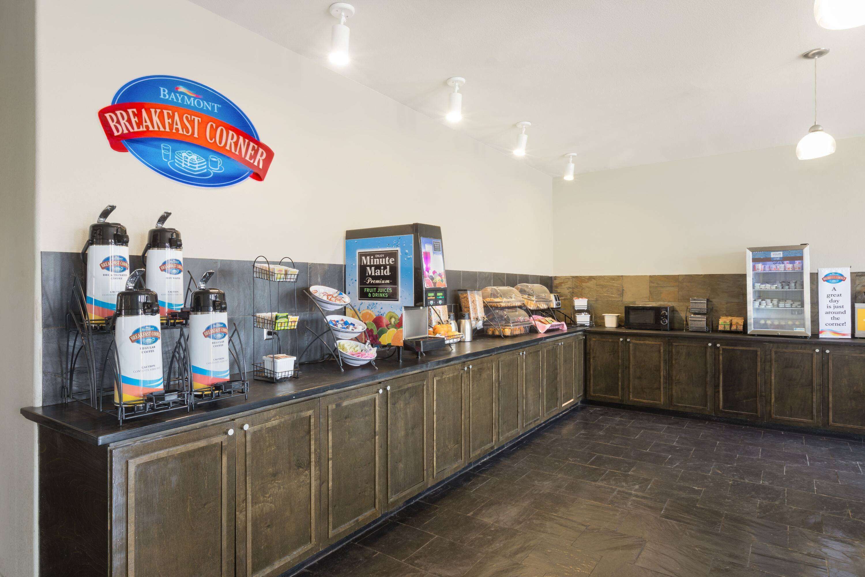 free daily continental breakfast