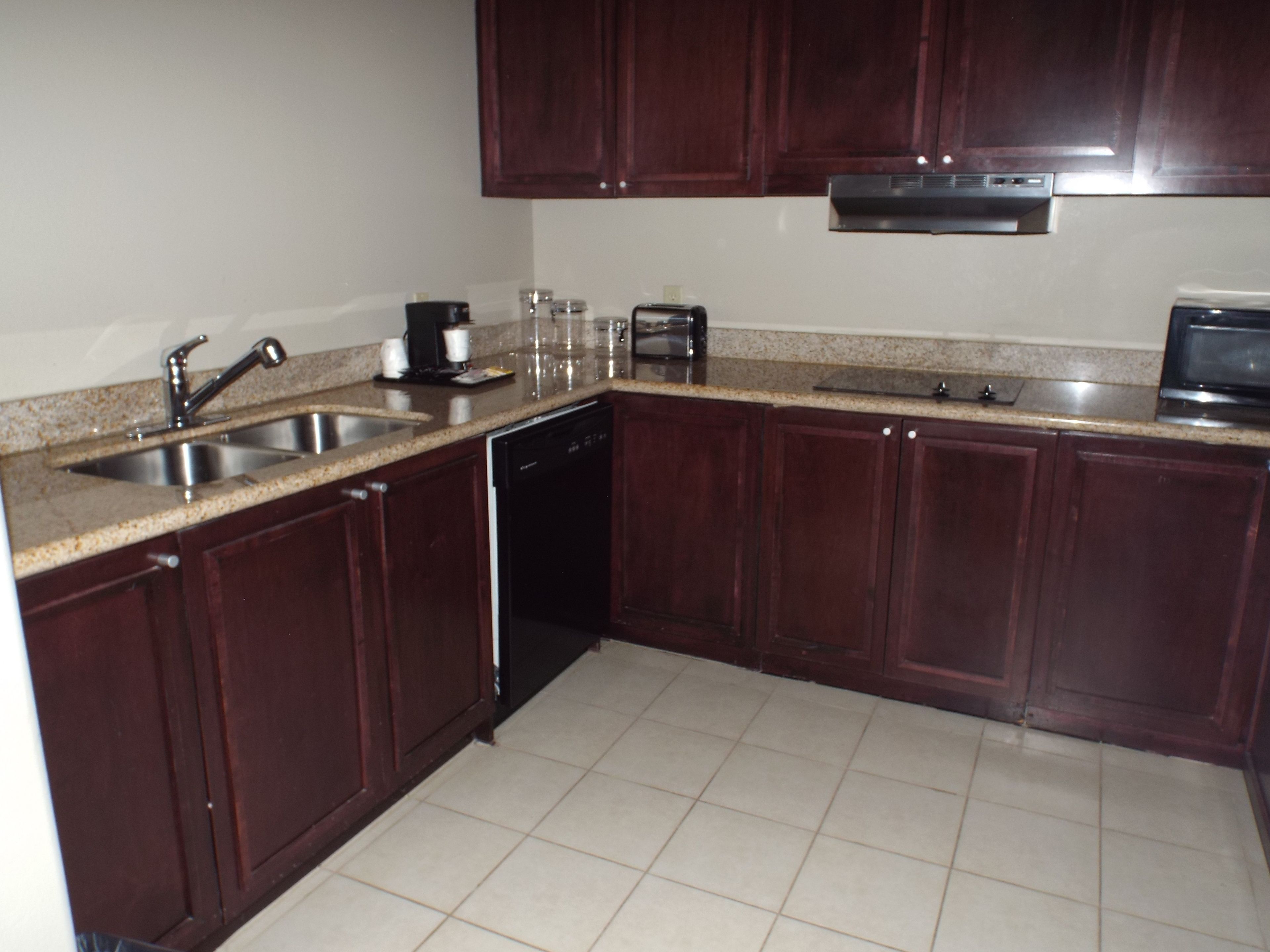 suite, 1 bedroom, non smoking, kitchen | private kitchenette | fridge, microwave, coffee/tea maker