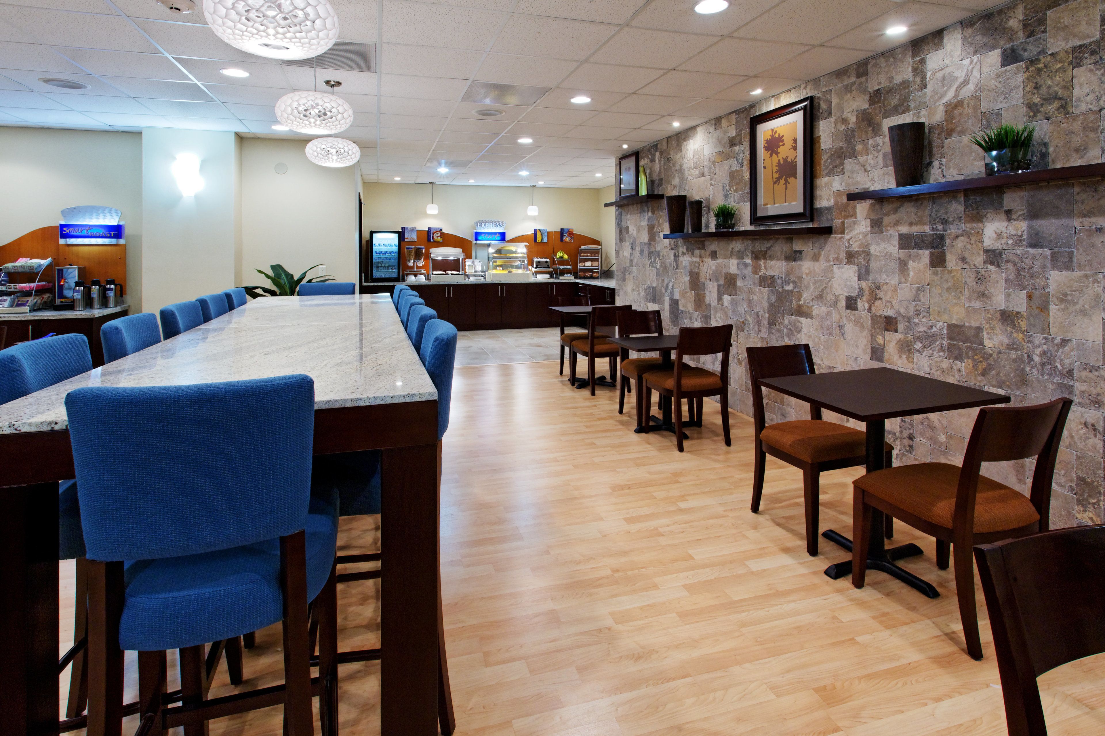 free daily continental breakfast