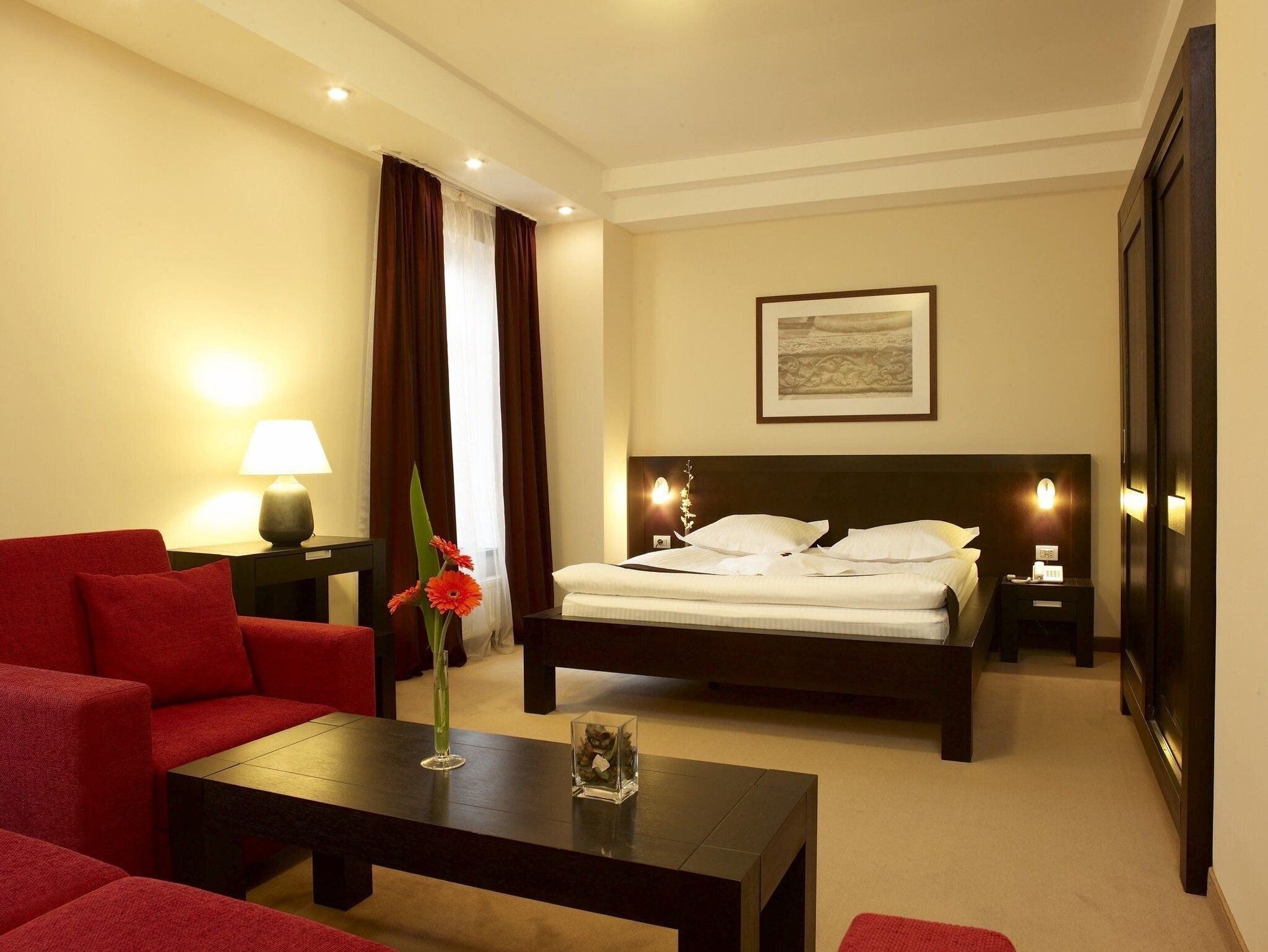 premium bedding, minibar, in-room safe, desk