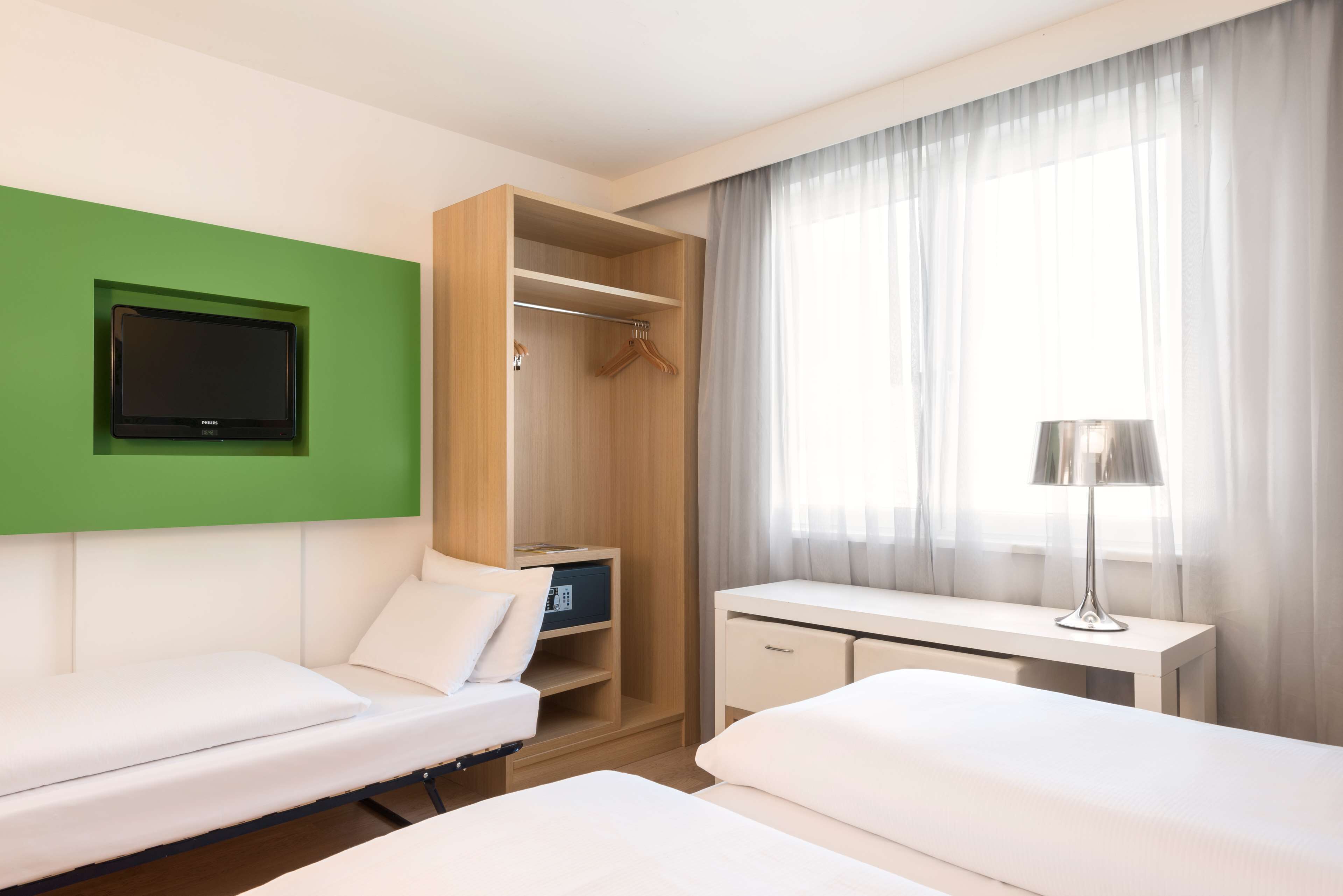 standard triple room | hypo-allergenic bedding, in-room safe, desk, laptop workspace