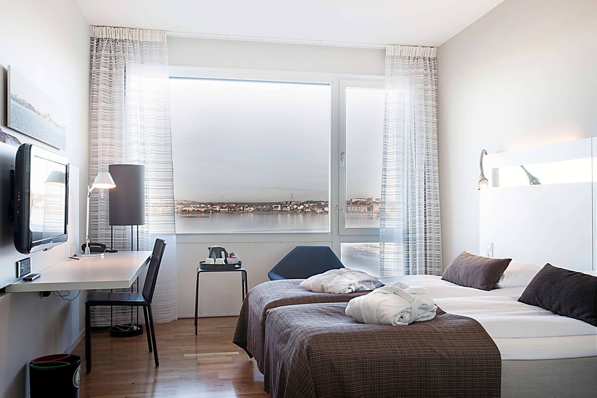 In-room safe, iron/ironing board, free cots/infant beds, rollaway beds