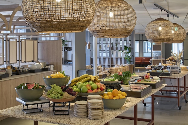 Daily buffet breakfast (SEK 229 per person)