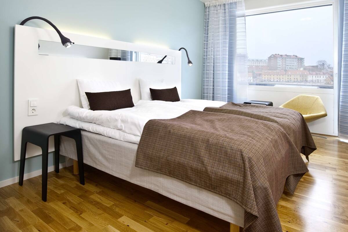 In-room safe, iron/ironing board, free cots/infant beds, rollaway beds