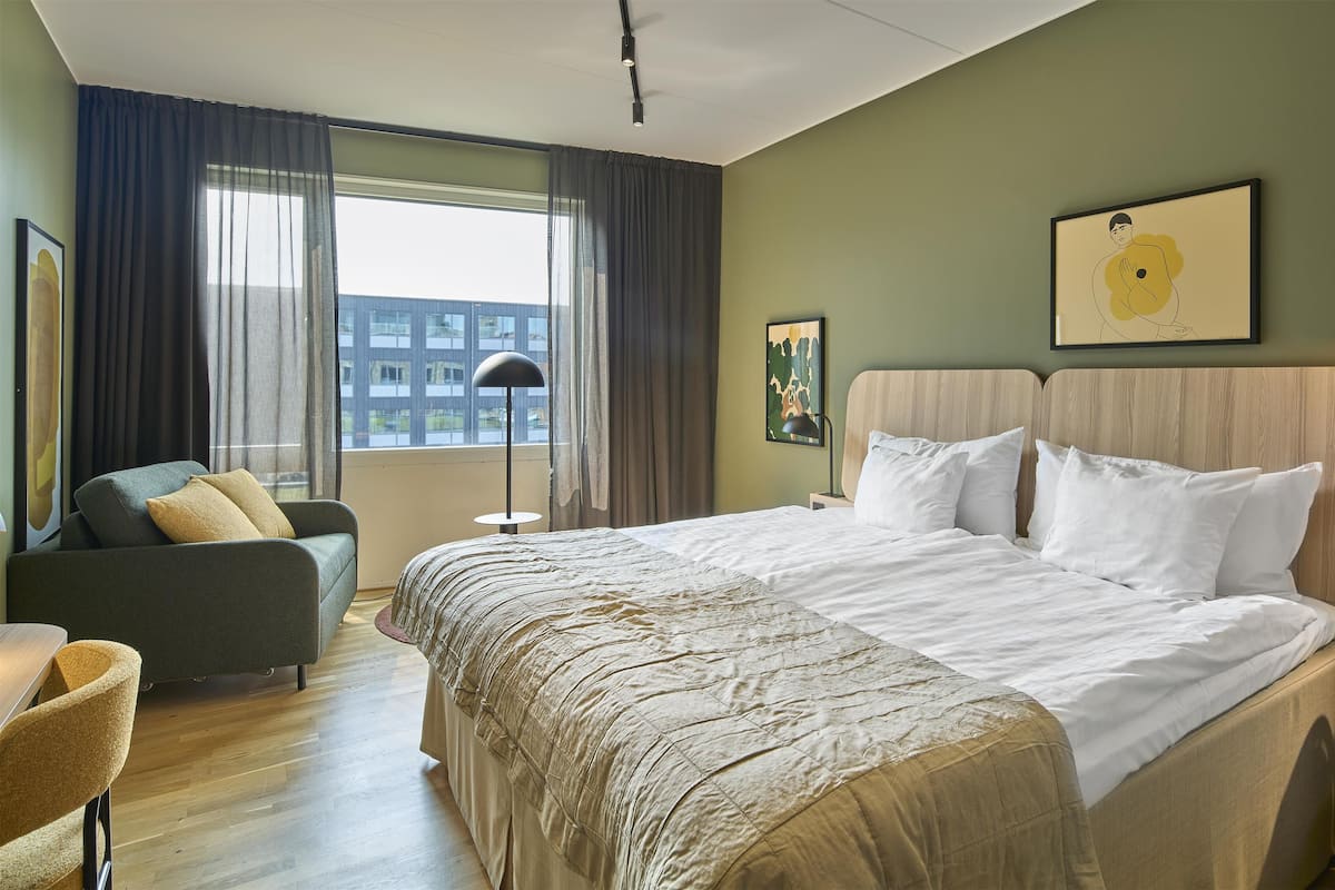 1 bedroom, in-room safe, iron/ironing board, free cots/infant beds