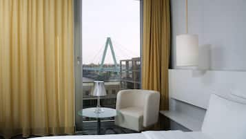 ๋ฃธ, ํธ์ฌ์ด์ฆ์นจ๋ 1๊ฐ (Art - Rhine View) | ์ ์๊ทน์ฑ ์นจ๊ตฌ, ๋ฏธ๋๋ฐ, ๊ฐ์ค ๋ด ๊ธ๊ณ , ์ฑ
์