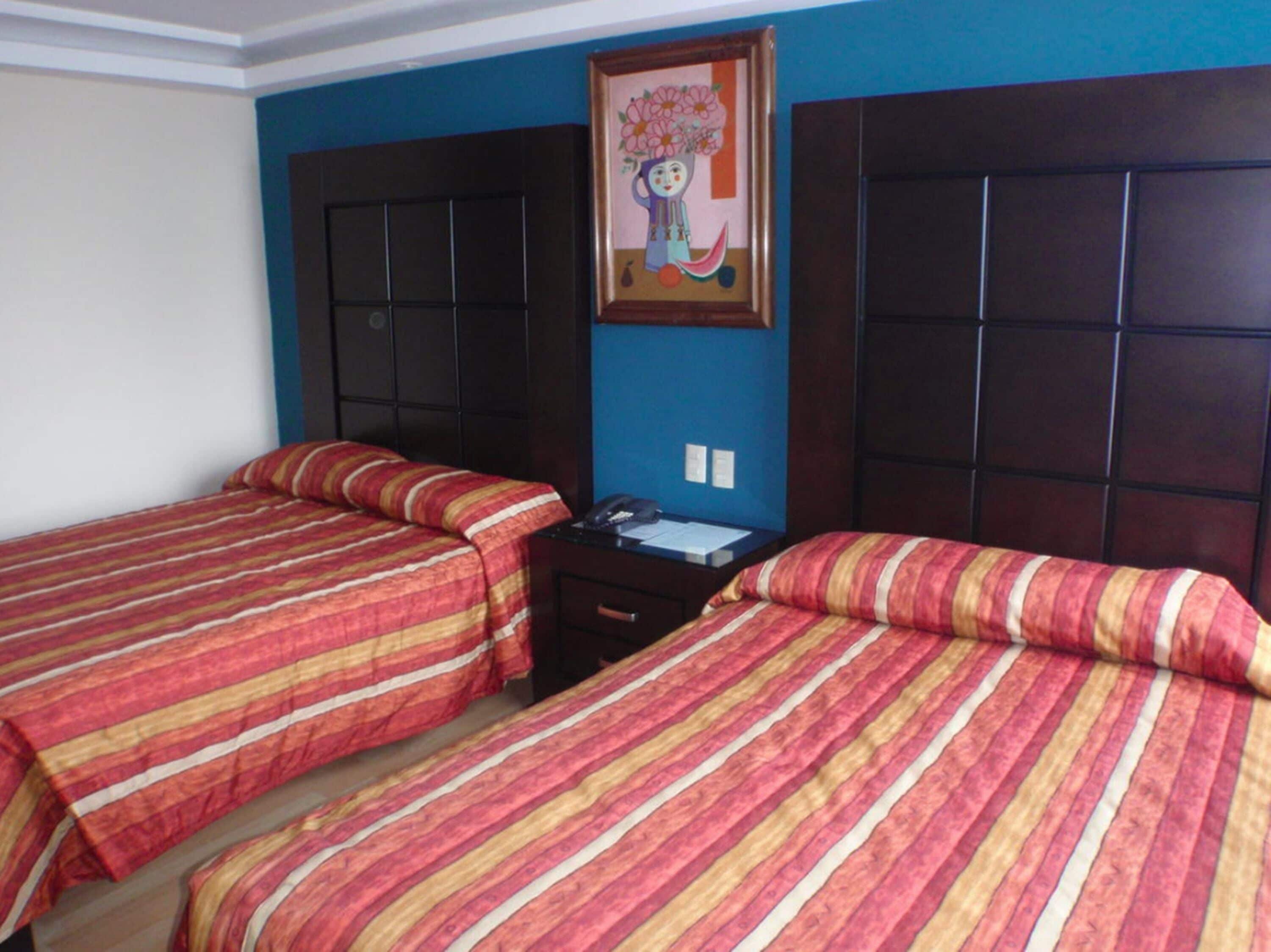 Habitación estándar | Caja de seguridad en la habitación y escritorio 