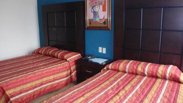 Standardzimmer | Zimmersafe, Schreibtisch, Bügeleisen/Bügelbrett, kostenloses WLAN