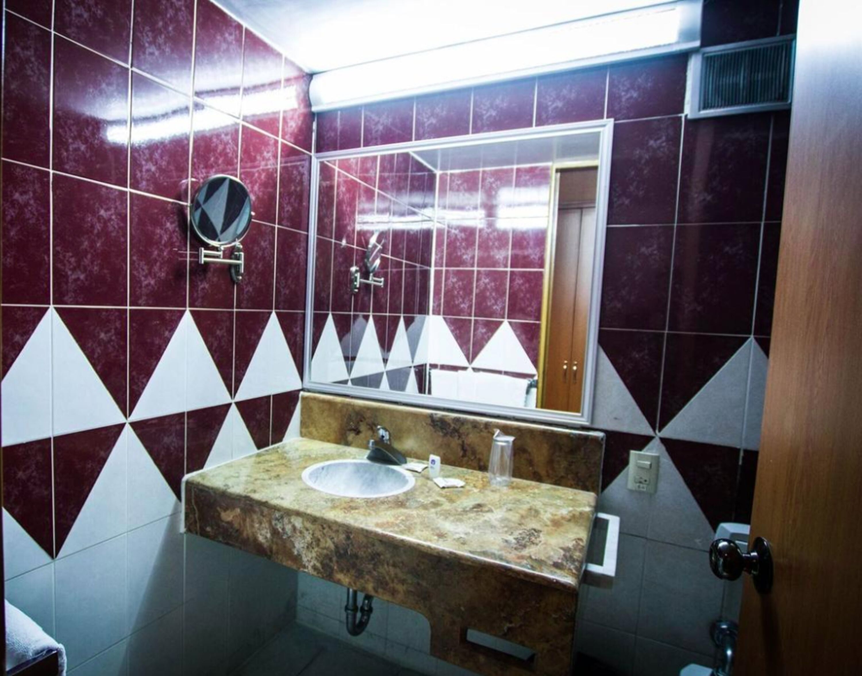 standard room | bathroom | bathtub, towels