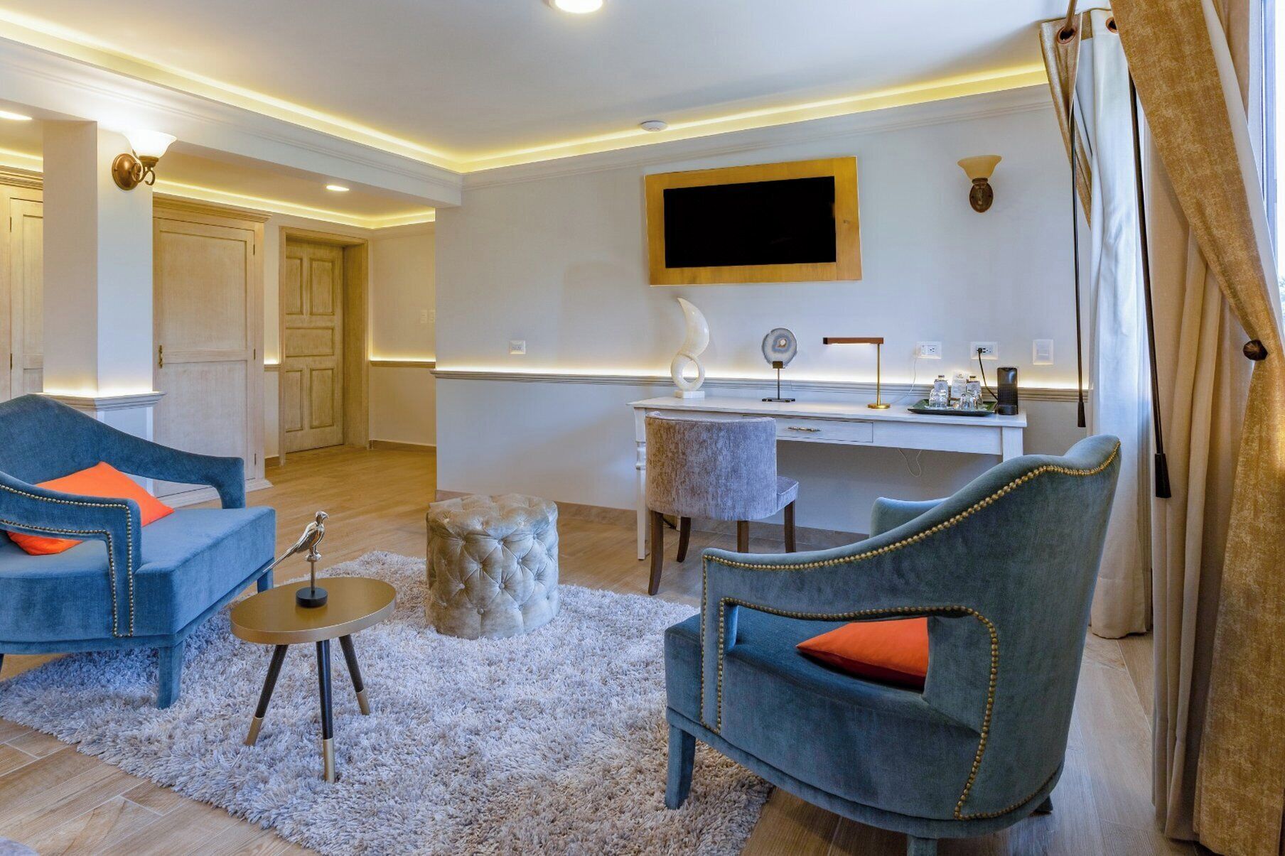 In-room safe, blackout drapes, soundproofing, WiFi (free)