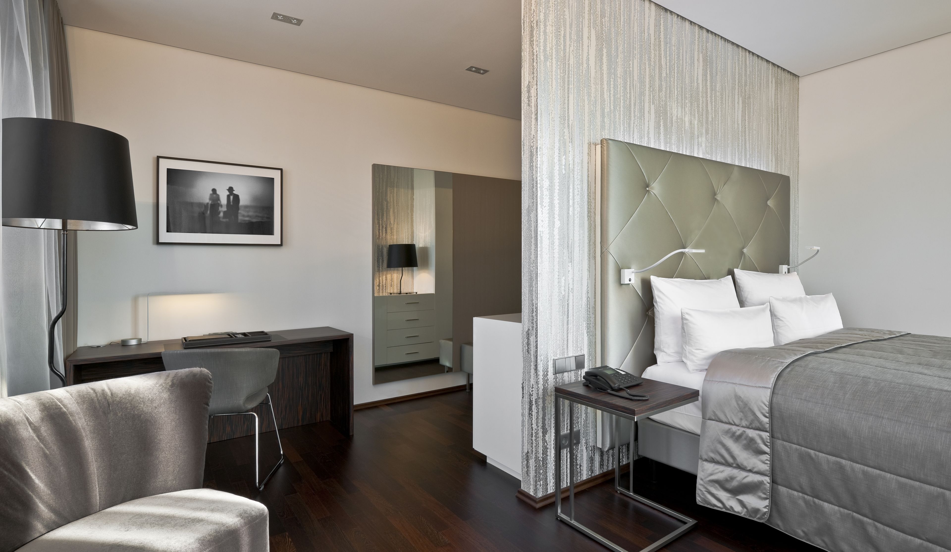 Ropa de cama de alta calidad y minibar 