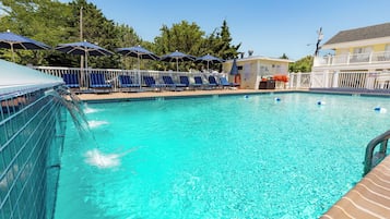 Outdoor pool, pool loungers