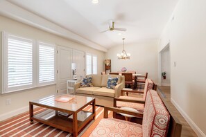 Living area - The Beach Club on Madison Avenue (Cape May)