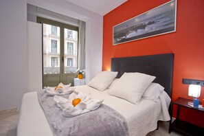 Standard Double or Twin Room | Interior - Barcelona City Centre (Barcelona)