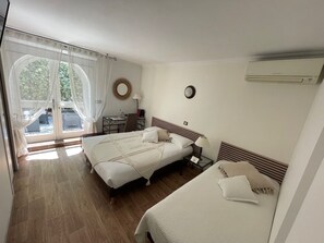 每日供应自助式早餐（每人 EUR 12.90）