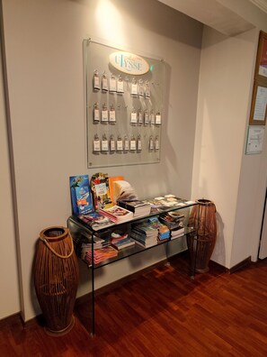 Reception - Hotel Ulysse Montpellier Centre (Montpellier)