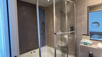 Double Room | Bathroom
