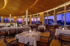 3 restaurants; breakfast, lunch, and dinner served - Hotel Paracas, a Luxury Collection Resort, Paracas (Paracas)