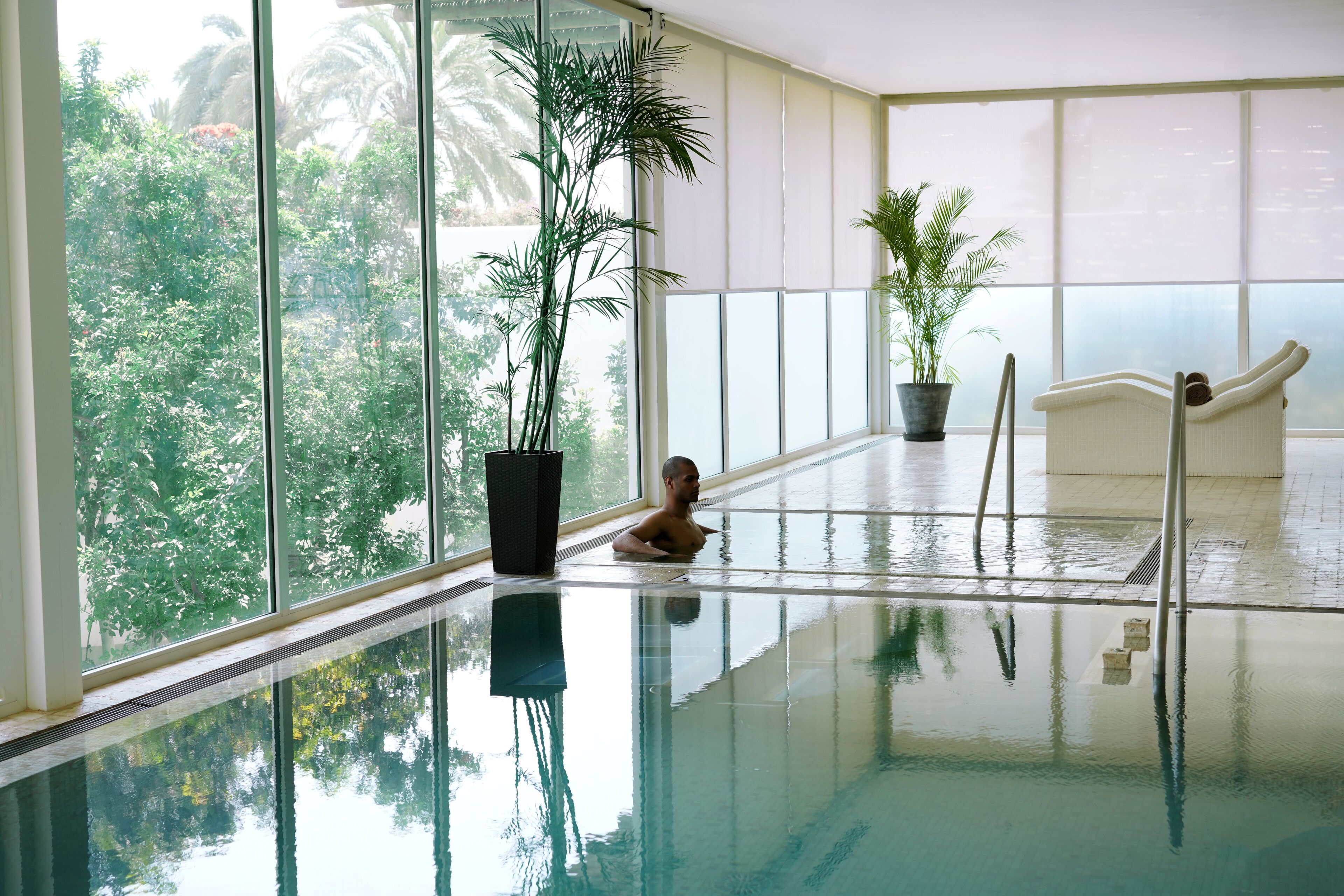 Un sauna, tratamientos corporales, hidroterapia, aromaterapia