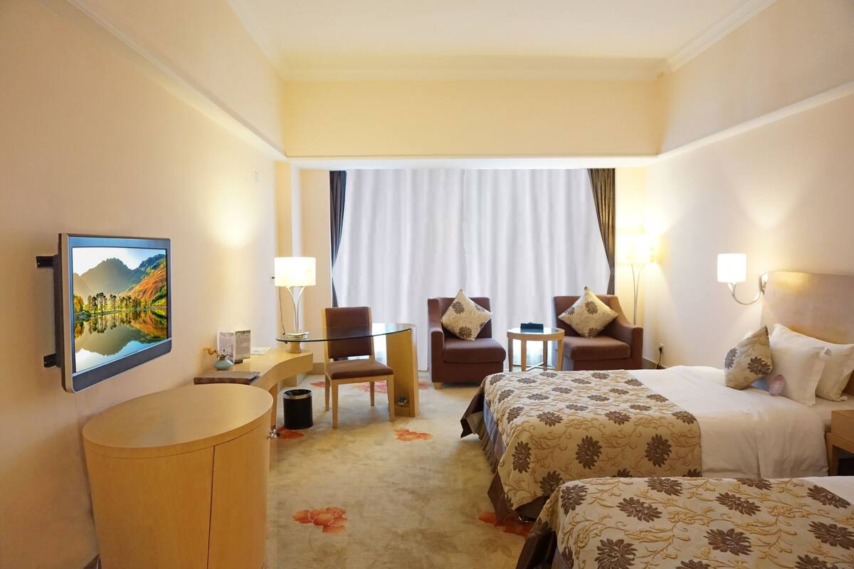 Standard Room | Premium bedding, down comforters, memory foam beds, free minibar