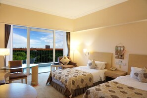 Superior Room | Premium bedding, down comforters, memory foam beds, free minibar