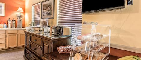Free daily continental breakfast