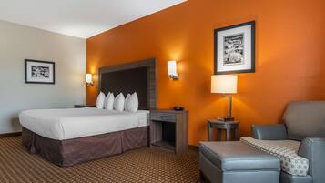 Standard Room, 1 King Bed, Non Smoking, Refrigerator & Microwave | Desk, iron/ironing board, free WiFi, bed sheets