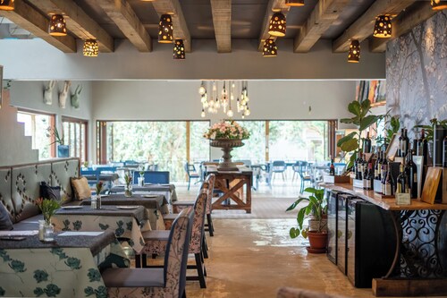 Casterbridge Hollow Boutique Hotel
