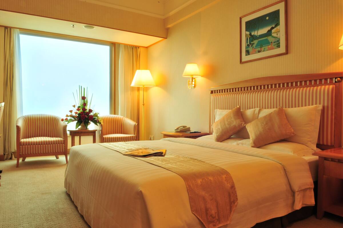 Minibar, in-room safe, desk, blackout curtains