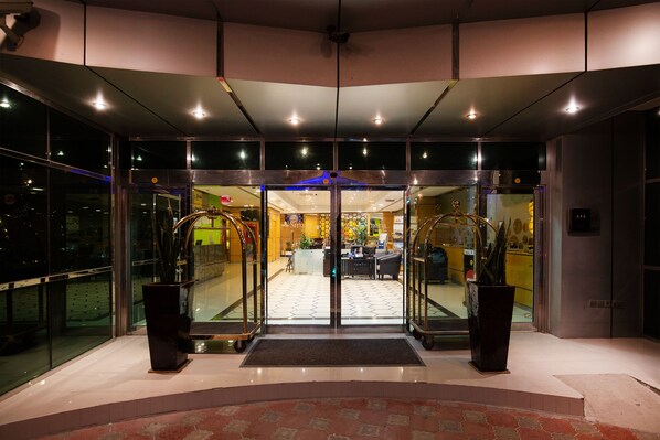 الإطلالة من المنشأة