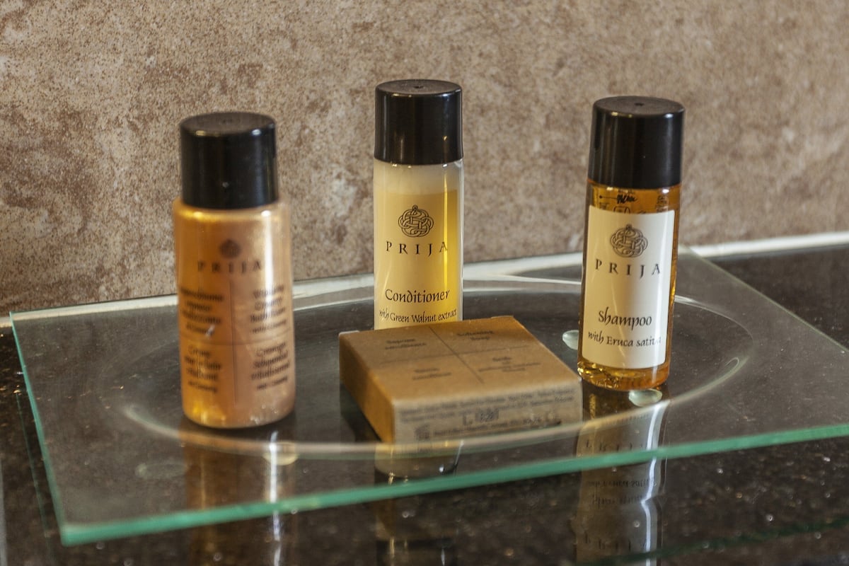 combined shower/bathtub, free toiletries, hair dryer, bathrobes