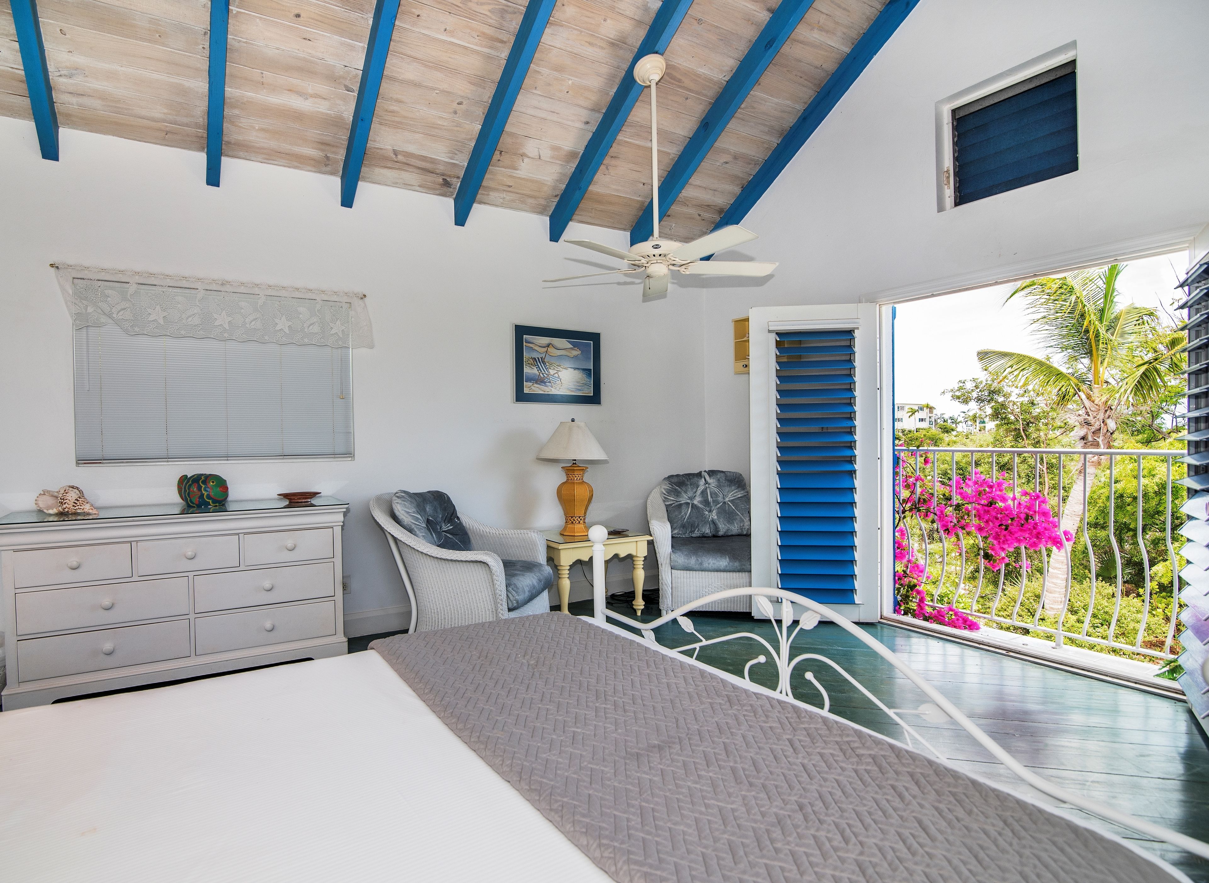 Basic Studio, 1 Queen Bed | Premium bedding, pillowtop beds, in-room safe, individually decorated